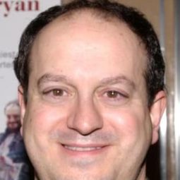 David Arnott 飾演 Additional Voices (voice)