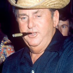 Tom Parker 飾演 Self (archive footage) (uncredited)