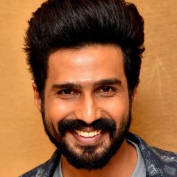 維什奴·維沙爾 - 愛的角力演員 飾演Veera