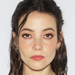 Mireia Oriol 飾演 Laura