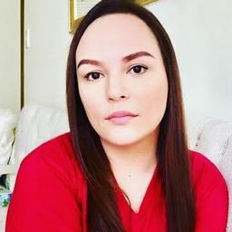 瑪泰·德里昂 飾演 Jona