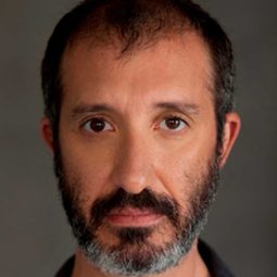 迪尼斯·戈麥斯 - Sea演員 飾演Sr. Gomes