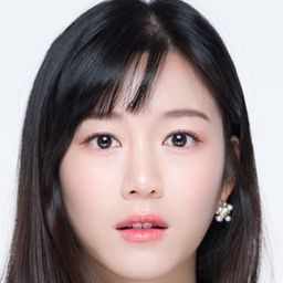 李多寅 飾演 Han Je In (Teen)