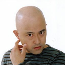 腹筋善之介 飾演 Santa