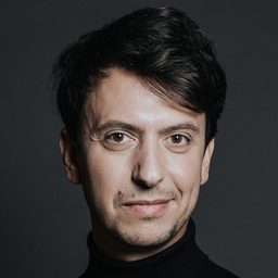 Jordi Llovet - 愛與革命演員 飾演Examinador