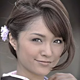 朝美穗香 飾演 Lin