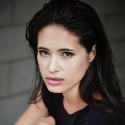 Anne-Solenne Hatte 飾演 Kathryn