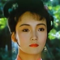 Zhang Lei 飾演 Moth's Maid