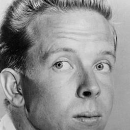 Tommy Ivo 飾演 Juan Molina