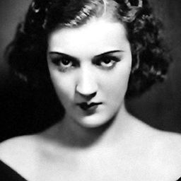 Consuelo Frank 飾演 María