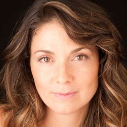 Gabriela Barros - 圍牆下的戀人演員 飾演Cantora 2