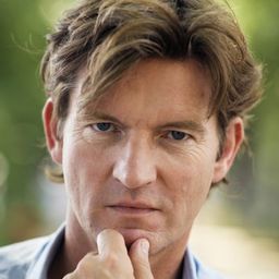 Philipp Moog 飾演 Daniel Heim