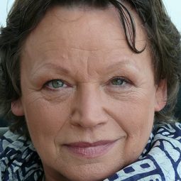 Ursula Werner 飾演 Käthe