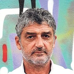 Dimitris Imellos - 老縫正傳演員 飾演Nikos