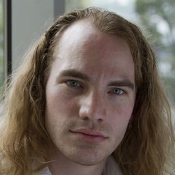 James C. Morris 飾演 Knife Victim