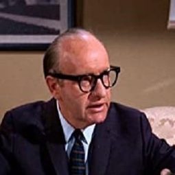 S. John Launer 飾演 The Judge