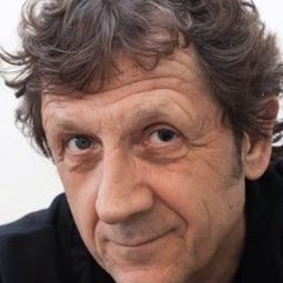 Jean-Paul Dubois - 結束后的開始演員 飾演Le serveur du café