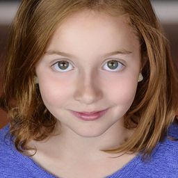 Joseph Nakogee 飾演 Peter (store cashier)