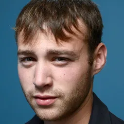 艾默瑞·科恩 - 藍色海灣演員 飾演Denny