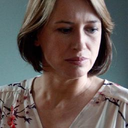 Montse Mostaza 飾演 Marina