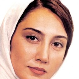 Hedieh Tehrani 飾演 Sayeh