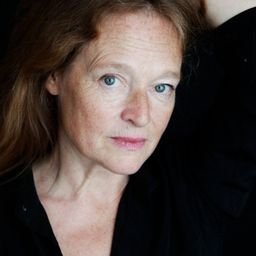 Gabi Herz 飾演 Gabi