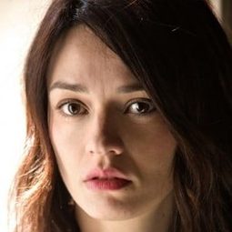 Carmen Consoli 飾演 