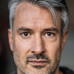 盧卡斯·史皮瑟 飾演 Romed