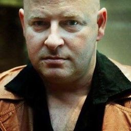 Patrice Guillain - 單刀直入演員 飾演Captain Auclert