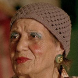 Aziza Semaan 飾演 Lili