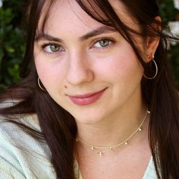 Rhiannon Leigh Wryn 飾演 Ashley Taylor