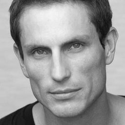 Cameron Knight 飾演 Sam