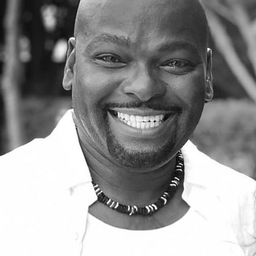 Calvin Williams 飾演 Trucker