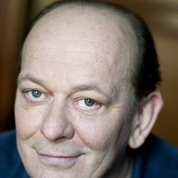 史蒂芬·伍伊托維奇 - 刺蝟優雅演員 飾演Father of Tibère