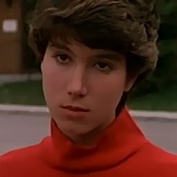 Marin Kanter 飾演 Telena