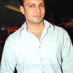 Nakul Vaid 飾演 Rajeev