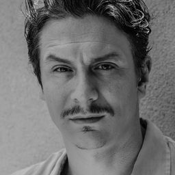 Branislav Tomašević 飾演 Gentry