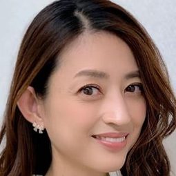 小沢真珠 - 東京攻略演員 飾演Yukiko