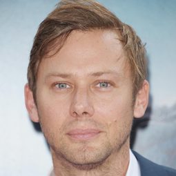 吉米·辛普森 - 情謎艾曼紐演員 飾演Arthur