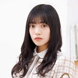 宮田 愛萌  - 3年目のデビュー演員 飾演Herself