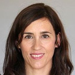 胡安娜·馬西亞斯 - 餘愛裊裊導演