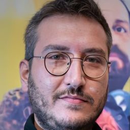 Feyyaz Yiğit 飾演 Serbest