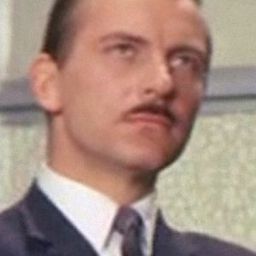 Franz Gruber 飾演 Doctor