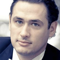 Alexander Tsymbalyuk 飾演 Prince Gremin