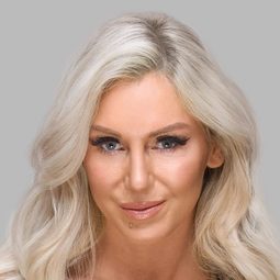 Ashley Elizabeth Fliehr 飾演 Self