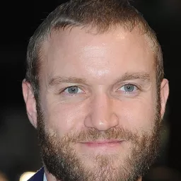 戴爾曼·莫塔夫 飾演 Captain Harpen