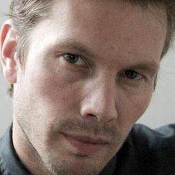 William Prociuk 飾演 'Federica'