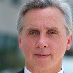 Lance Davis 飾演 Richard St. Claire