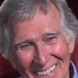 Will Mackenzie 飾演 Dinny