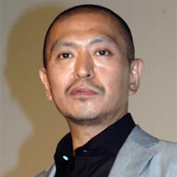 松本人志 飾演 Narrator